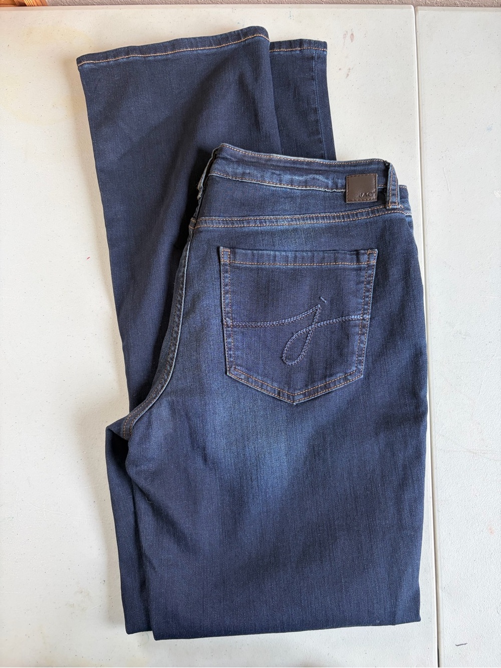 Dark Wash Jag Jeans with Back Pocket Stitching